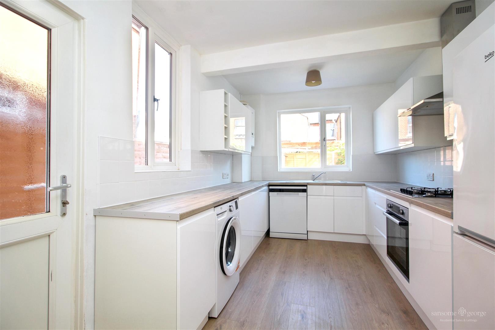 3 bed property in Belmont Road, Reading